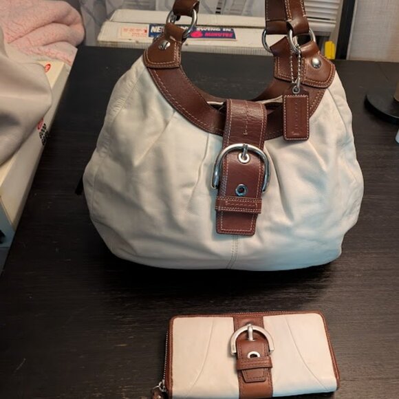 COACH Soho Lynn Leather Hobo Shoulder Handbag + Matching Wallet - Picture 2 of 14